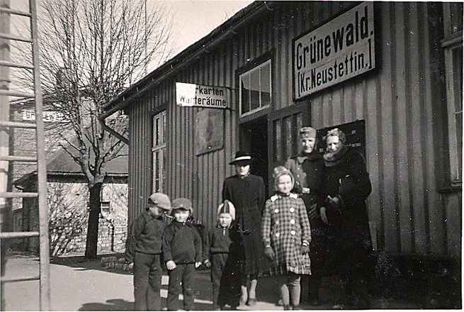 BahnhofGruenewald1944_001Ak